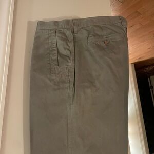 Mountain Khakis Men's Cargo Teton Pants in Gray